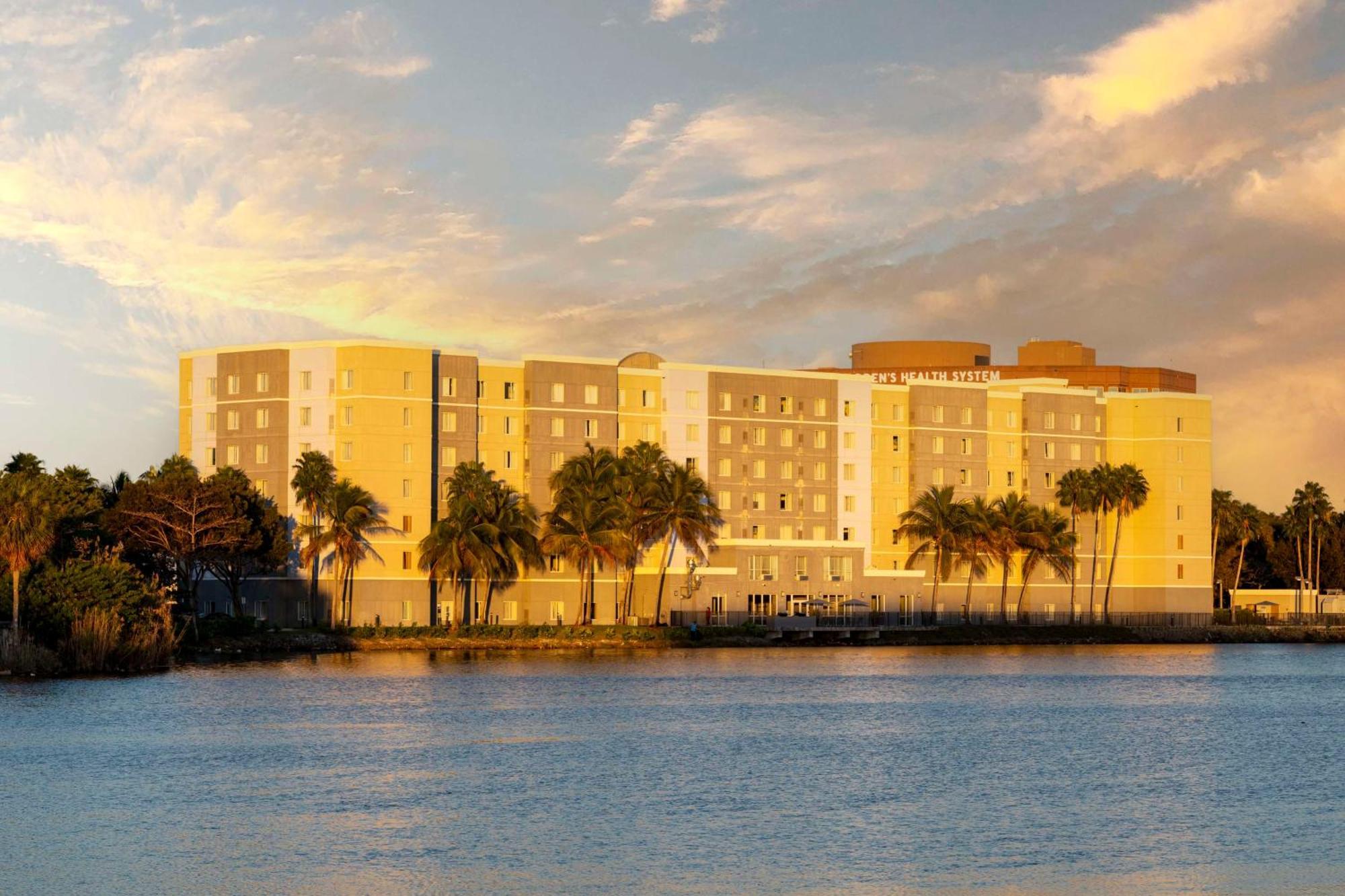 Homewood Suites Miami Airport/Blue Lagoon Exteriör bild