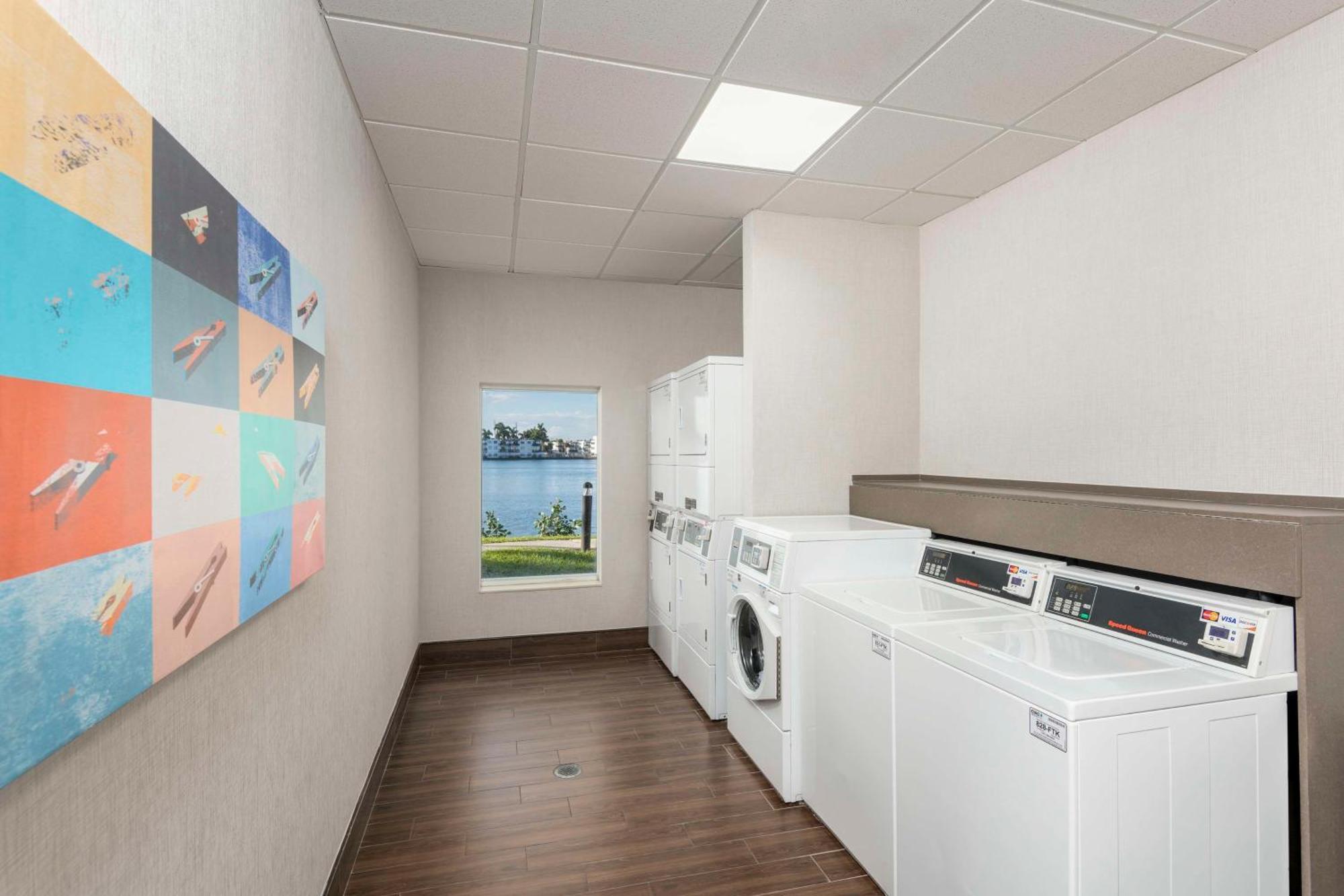 Homewood Suites Miami Airport/Blue Lagoon Exteriör bild