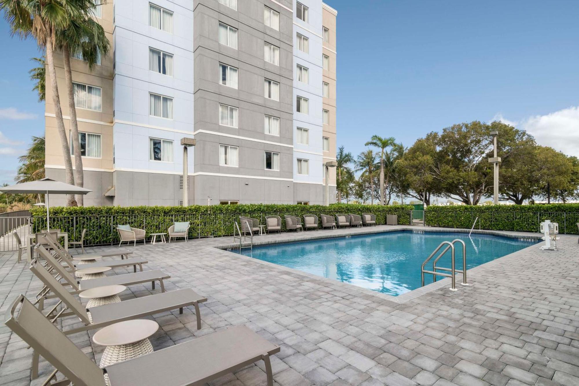 Homewood Suites Miami Airport/Blue Lagoon Exteriör bild