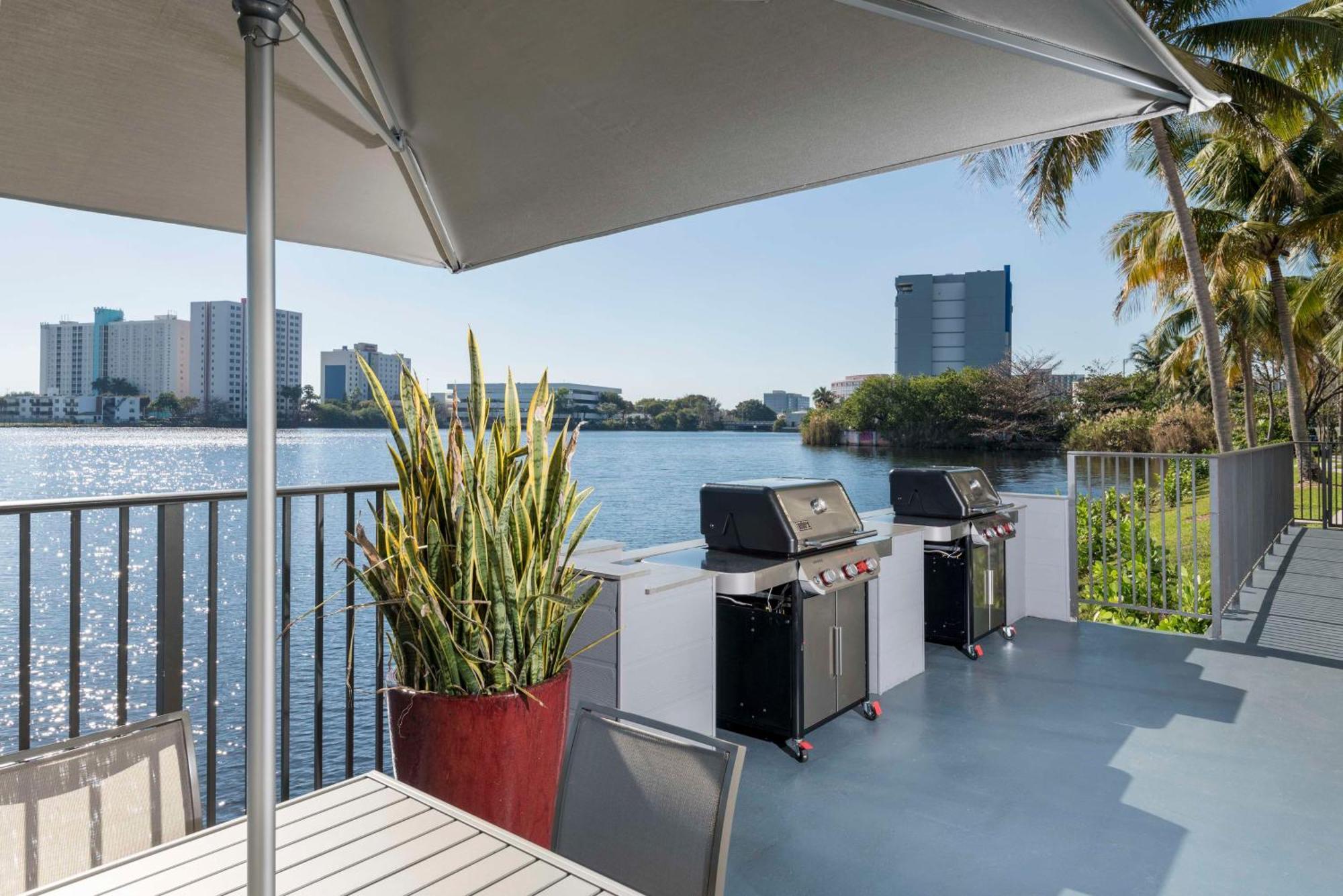 Homewood Suites Miami Airport/Blue Lagoon Exteriör bild